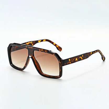 Raven Retro Sunglasses Vintage UV Protection Eyewear with tortoiseshell frame and gradient lenses.
