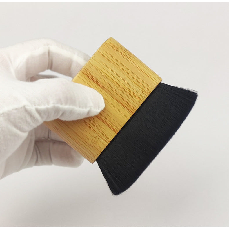 Magic Makeup Brush for Flawless Foundation & Smooth Blend in hand, showcasing its ergonomic design and synthetic bristles.