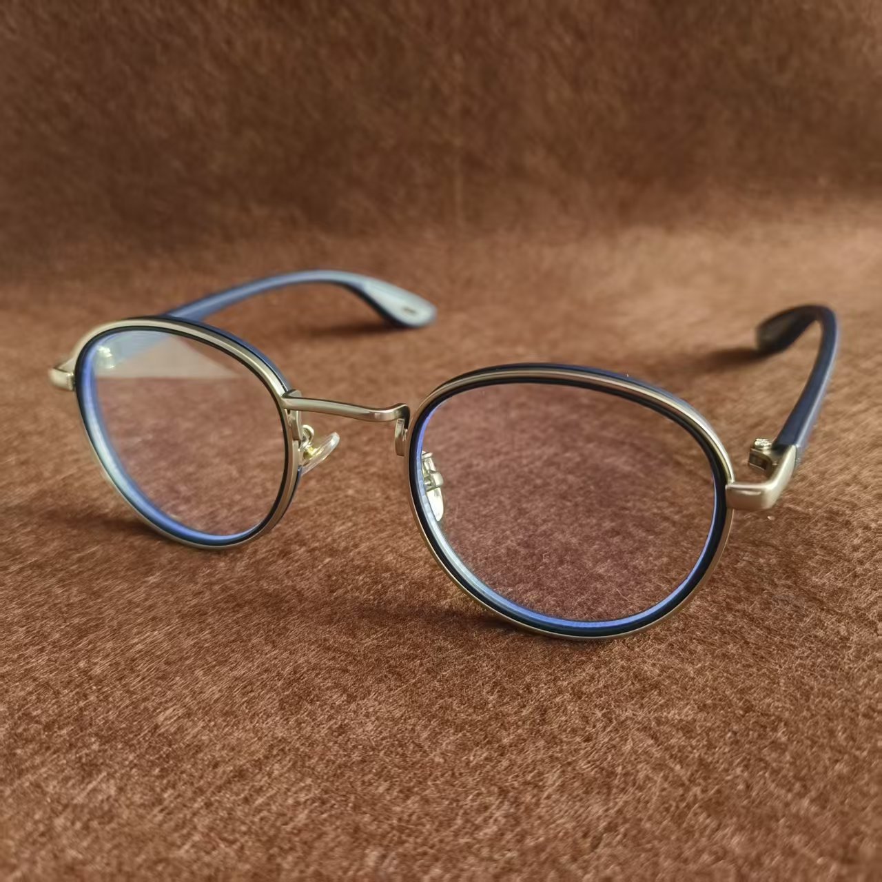 Vintage designer outdoor sunglasses with stylish frames perfect for sunny days and various outfits.